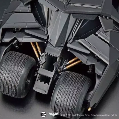 DC COMICS - Batman 1/35 Batmobile (Batman Begins) - Model Kit – Image 3