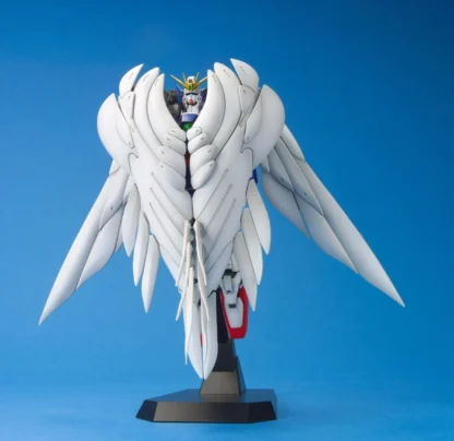 MG 1/100 Wing Gundam Zero Custom – Image 3
